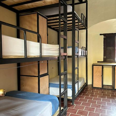 Volko Party Hostel Antigua Екстер'єр фото