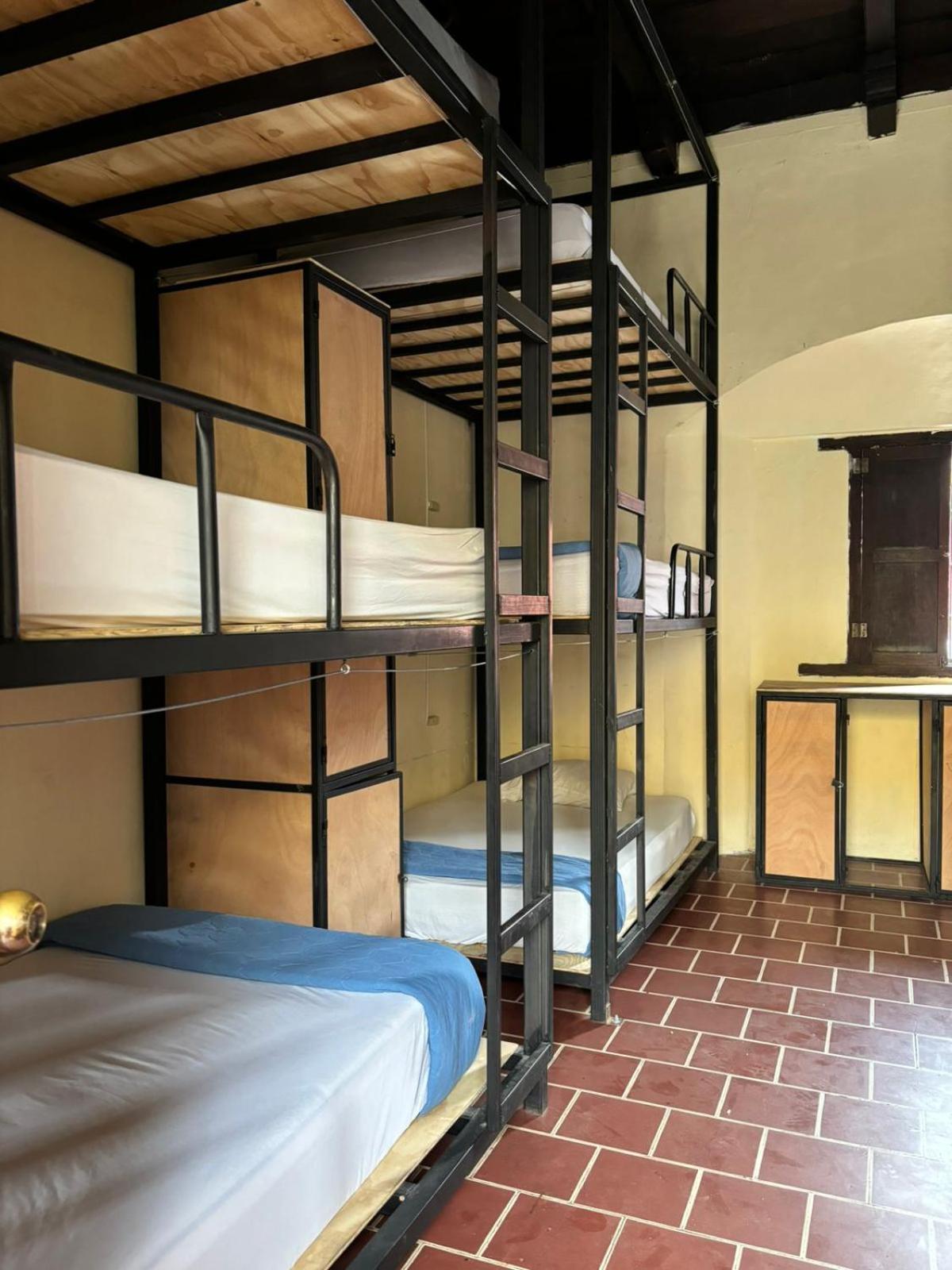 Volko Party Hostel Antigua Екстер'єр фото