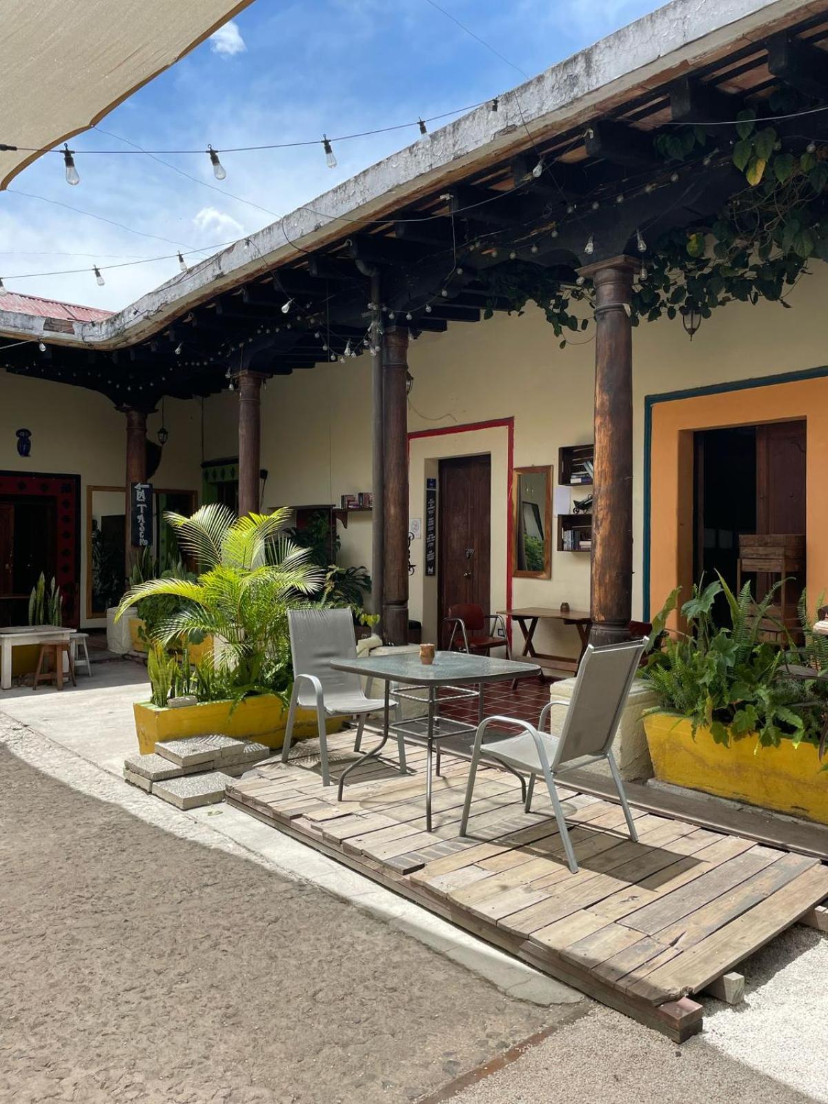 Volko Party Hostel Antigua Екстер'єр фото