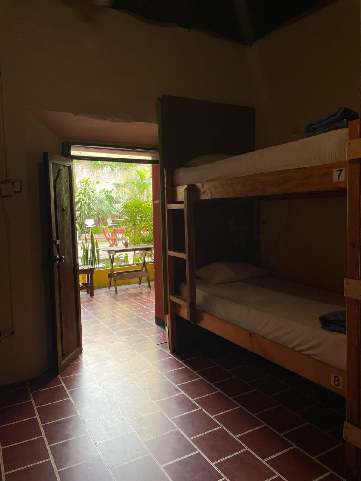 Volko Party Hostel Antigua Екстер'єр фото